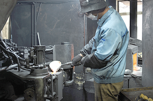 Active Matrix TFT Employs Sensors To Overcome False Touch